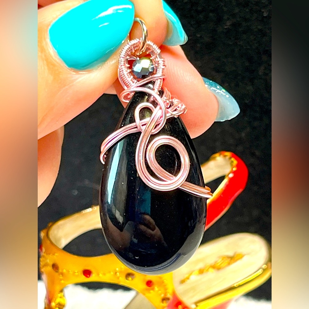 🖤💖black onyx wire wrapped artisan pendant-high gloss